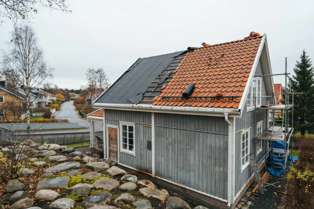 eternittak som m ste bort s byter du till ett tryggt och h llbart yttertak